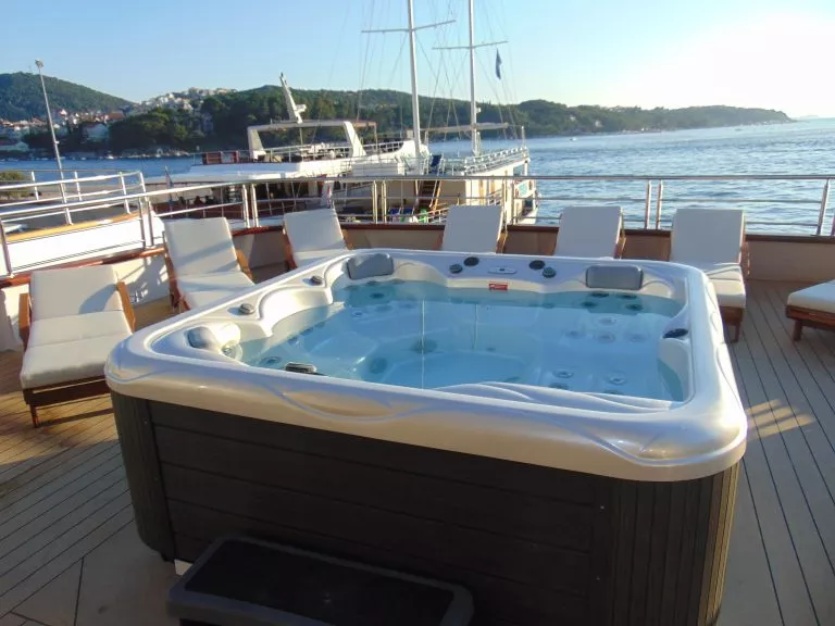 Amb sunny deck