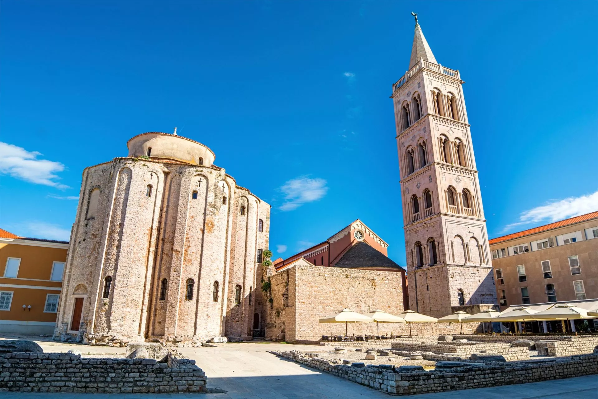 Die Kirche des Heiligen Donatus und das römische Forum in Zadar (Kroatien)