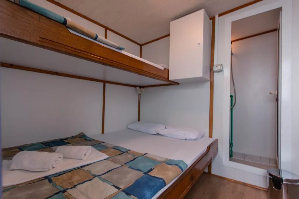Cabine traditionnelle avec salle de bain